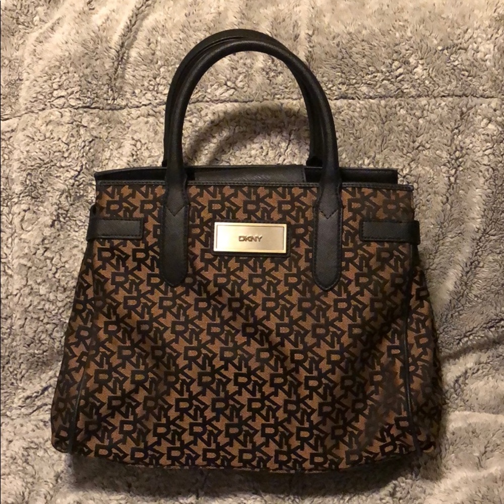 🆕NWOT DKNY purse